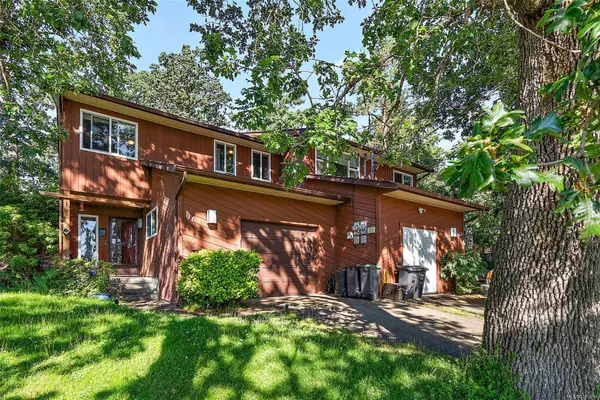 961 Shearwater St,  Esquimalt,  BC V9A 4V3