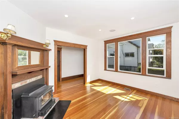 Victoria, BC V9A 3X7,808 Russell St