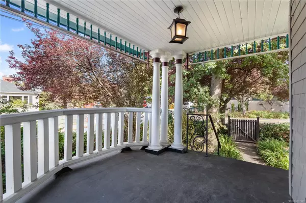 Victoria, BC V8R 3W8,1726 Stanley Ave