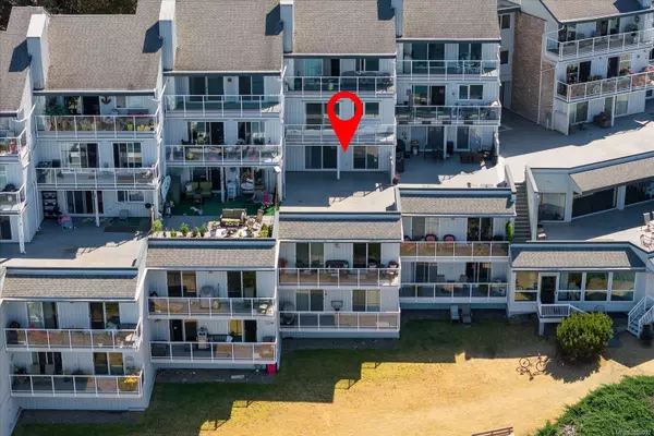 Nanoose Bay, BC V9P 9K1,3555 Outrigger Rd #307