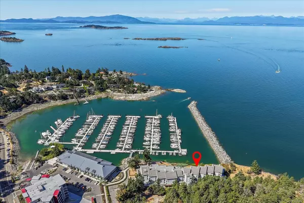 Nanoose Bay, BC V9P 9K1,3555 Outrigger Rd #307