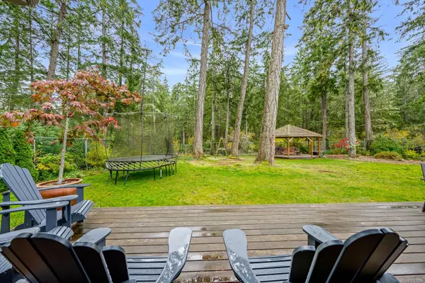 Black Creek, BC V9J 1A8,8809 DRIFTWOOD Rd