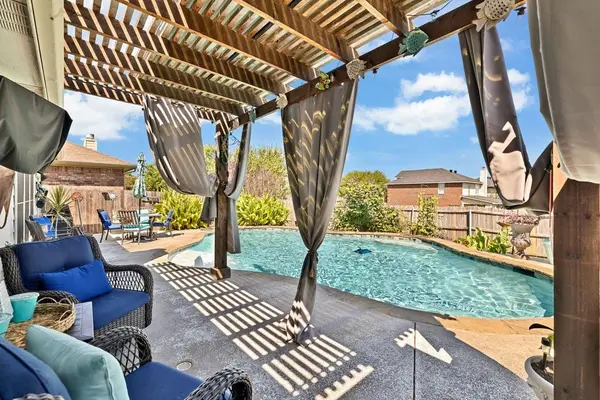 431 Hidden Ridge Drive, Burleson, TX 76028