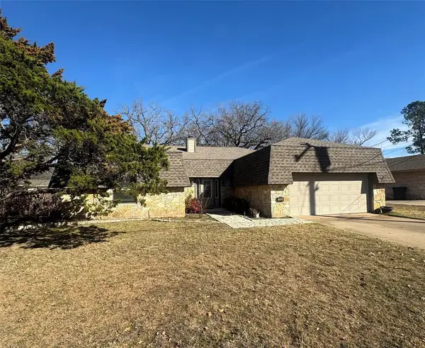 3904 Cimmaron Trail, De Cordova, TX 76049