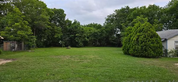 122 Oak Street, Lancaster, TX 75146