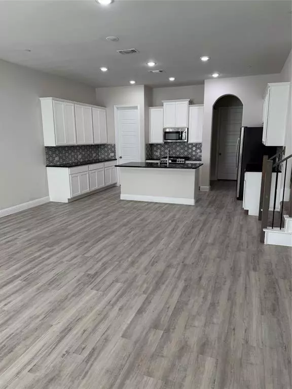 Mckinney, TX 75070,6008 Silverado Trail