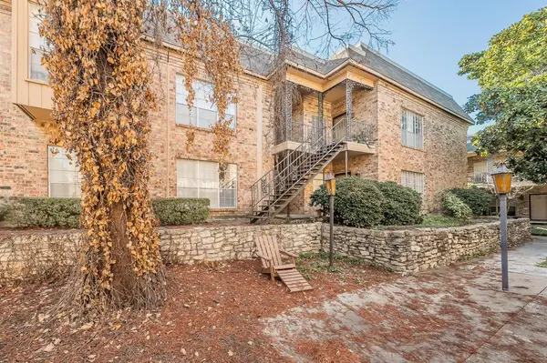 Fort Worth, TX 76109,4343 Bellaire Drive S #137S