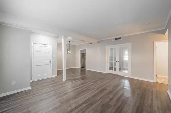 Fort Worth, TX 76109,4343 Bellaire Drive S #137S