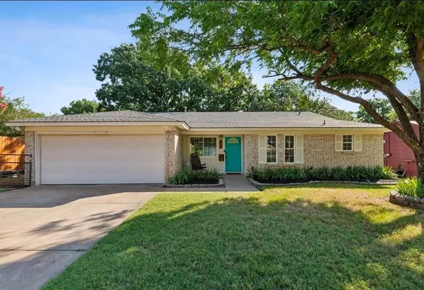 409 Wallace Drive, Crowley, TX 76036