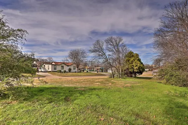 Fort Worth, TX 76107,5437 Houghton Avenue