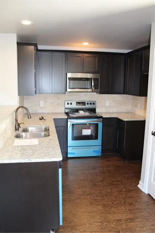 Sherman, TX 75090,208 W Lake Avenue