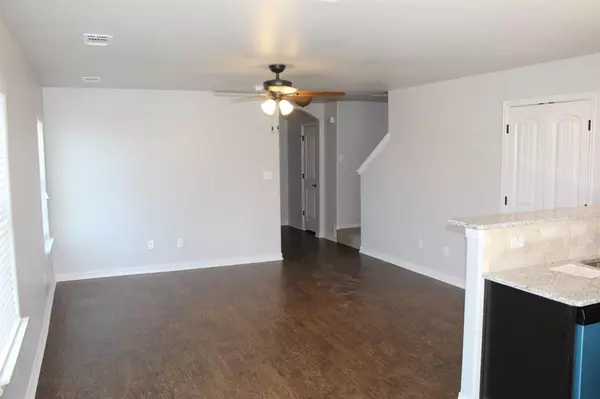 Sherman, TX 75090,208 W Lake Avenue