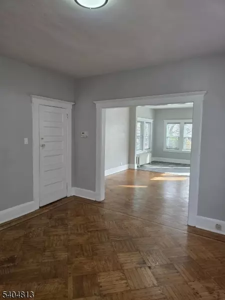 East Orange City, NJ 07017,473 N Grove St #2