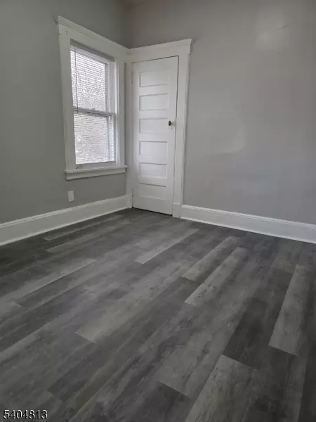 East Orange City, NJ 07017,473 N Grove St #2