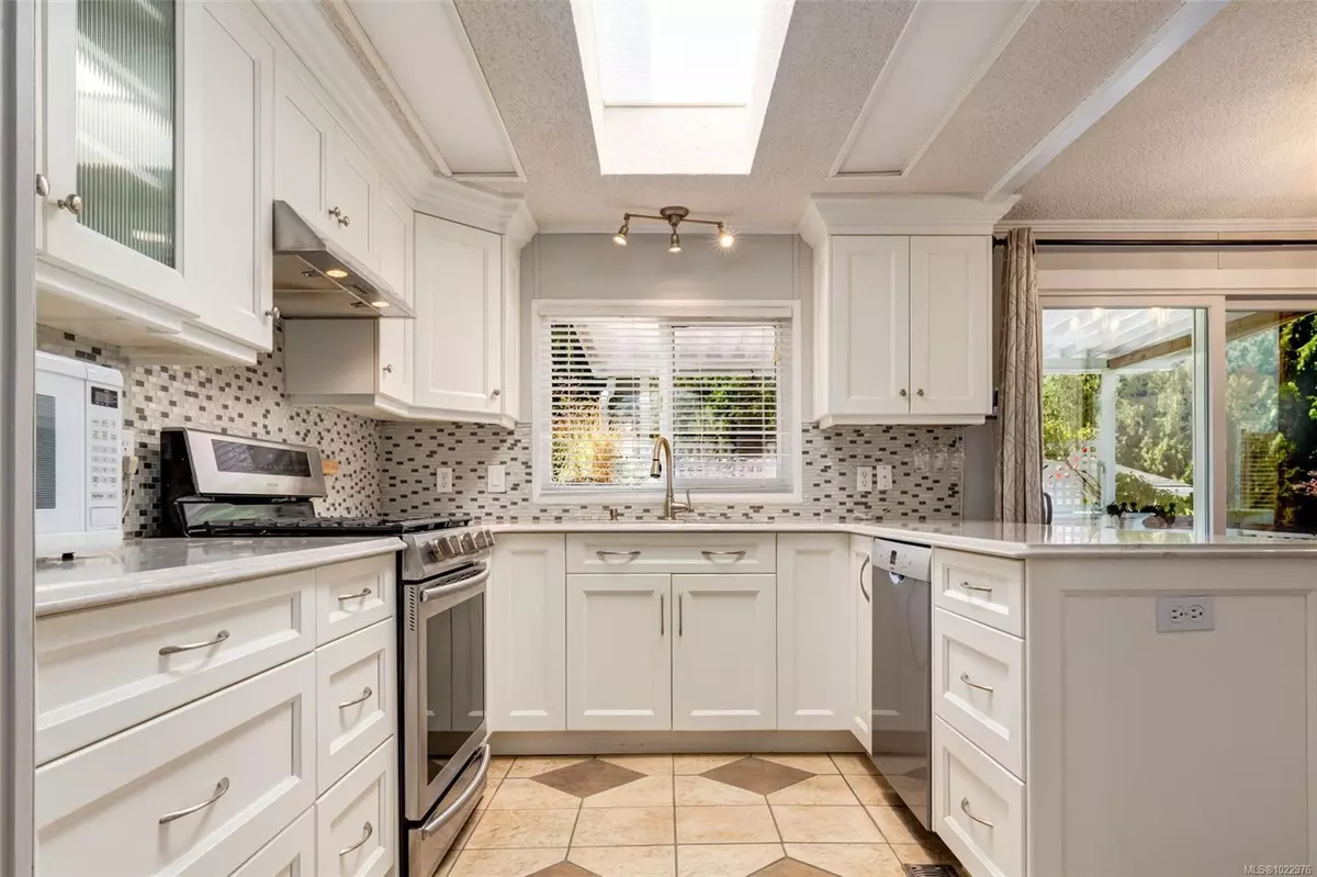 Nanaimo, BC V9R 6K6,1060 Murchie Way