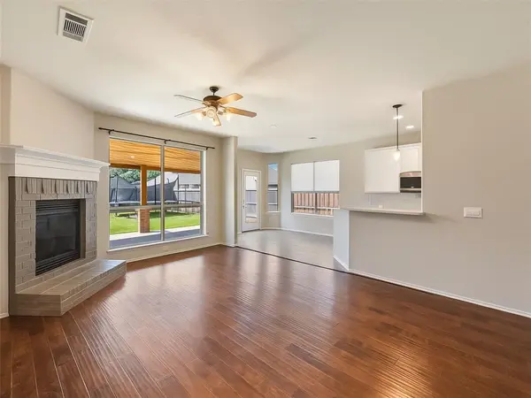 Grand Prairie, TX 75054,2815 S Serrano