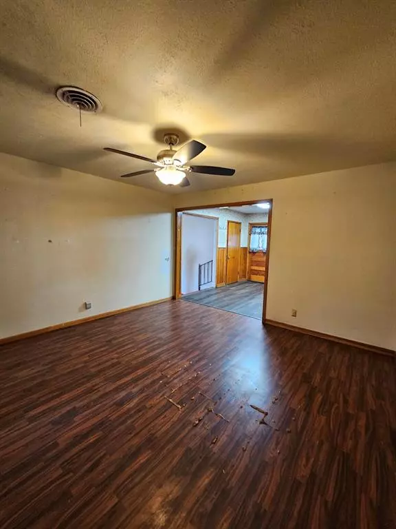 Lacy Lakeview, TX 76705,817 N Lacy Drive