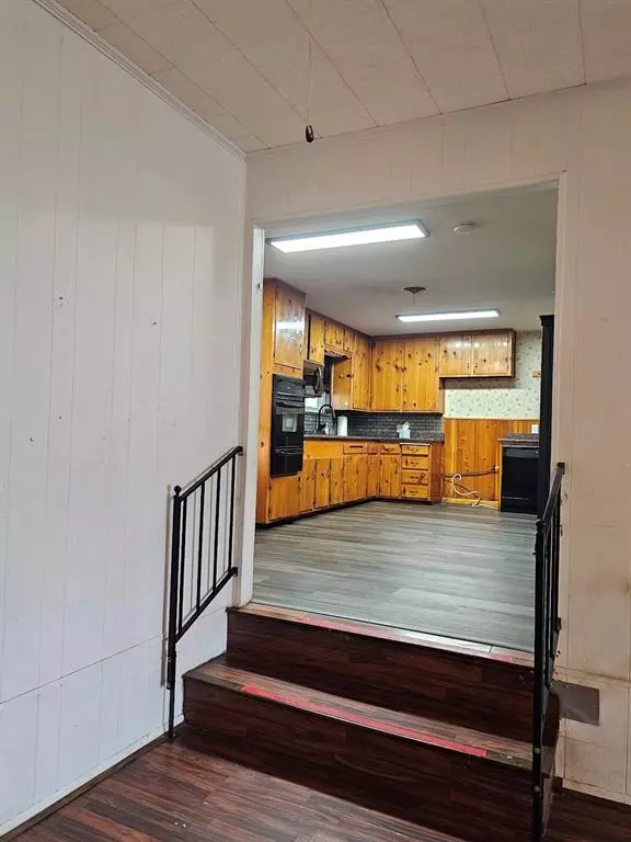 Lacy Lakeview, TX 76705,817 N Lacy Drive