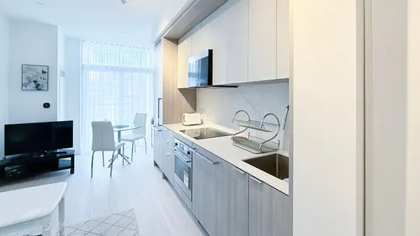 Toronto C15, ON M2K 0H6,6 Greenbriar RD #708