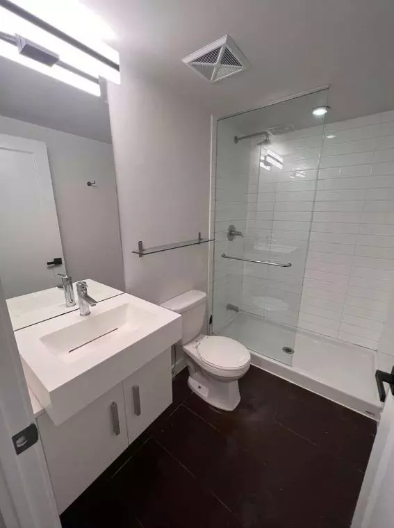 Toronto C01, ON M5V 2V9,420 Lake Shore G02 BLVD W #2nd Bed