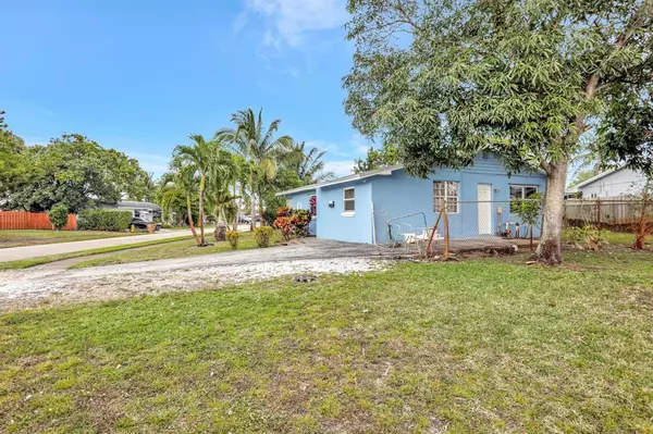 Deerfield Beach, FL 33441,400 SW 14th Pl