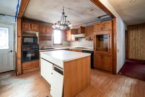 Huntsville, ON P1H 2J4,24 Robert RD W