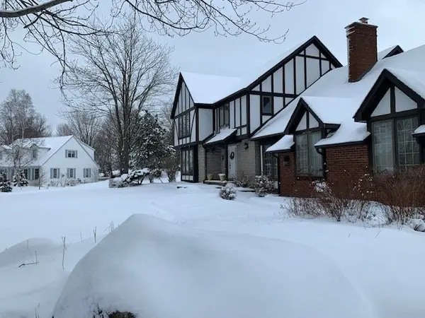 Hamilton, ON L8B 0Z6,22 Weneil DR