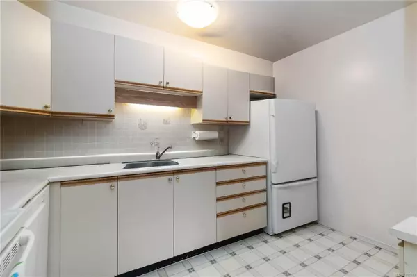 Colwood, BC V9B 2B2,515 Mount View Ave #16