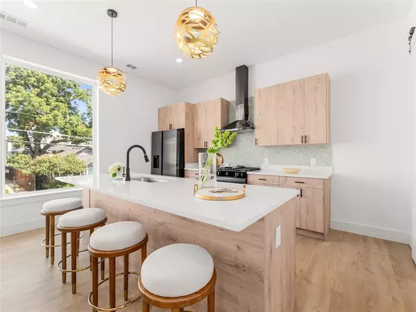 Dallas, TX 75204,2015 N Prairie Avenue #201