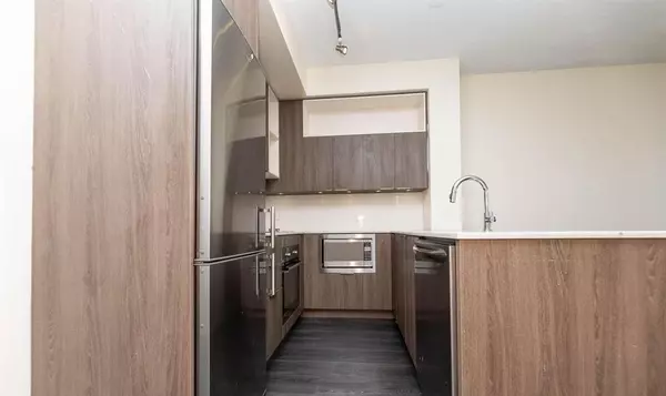 Toronto C08, ON M5A 3H1,200 Sackville ST #801