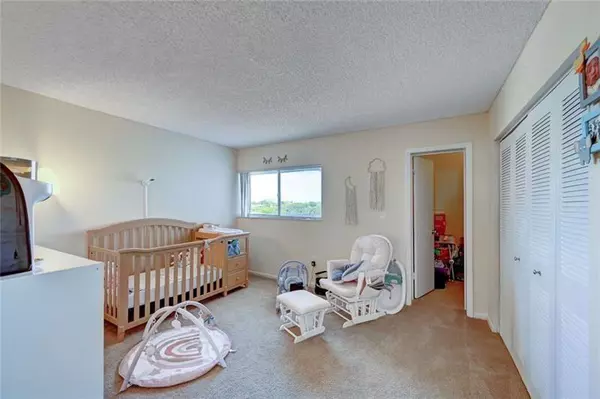 Plantation, FL 33324,731 N Pine Island Rd #404