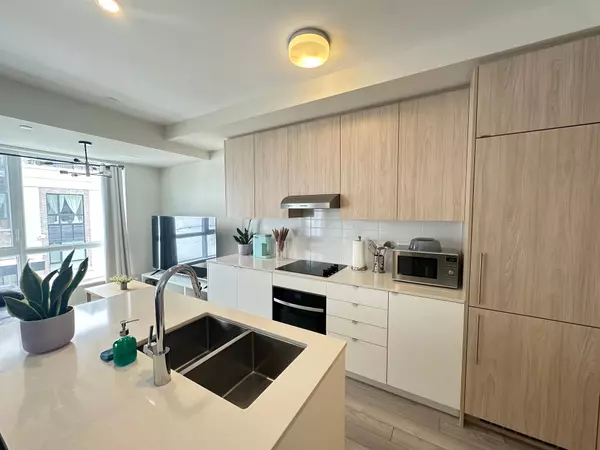 5 Red Squirrel LN #F305, Richmond Hill, ON L4S 0P5