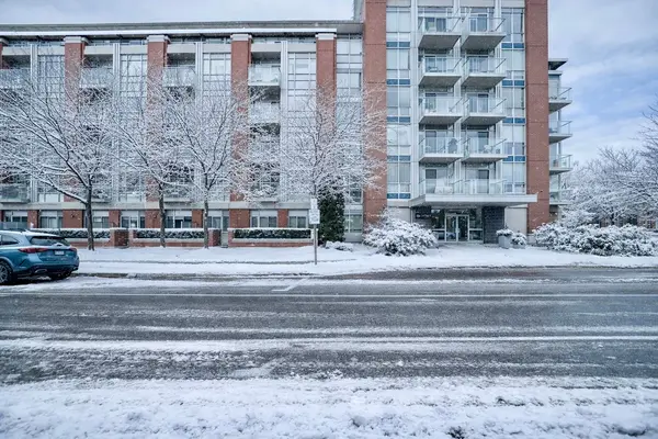 Mississauga, ON L5G 4V6,80 Port ST E #107