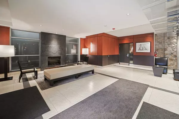 Mississauga, ON L5G 4V6,80 Port ST E #107