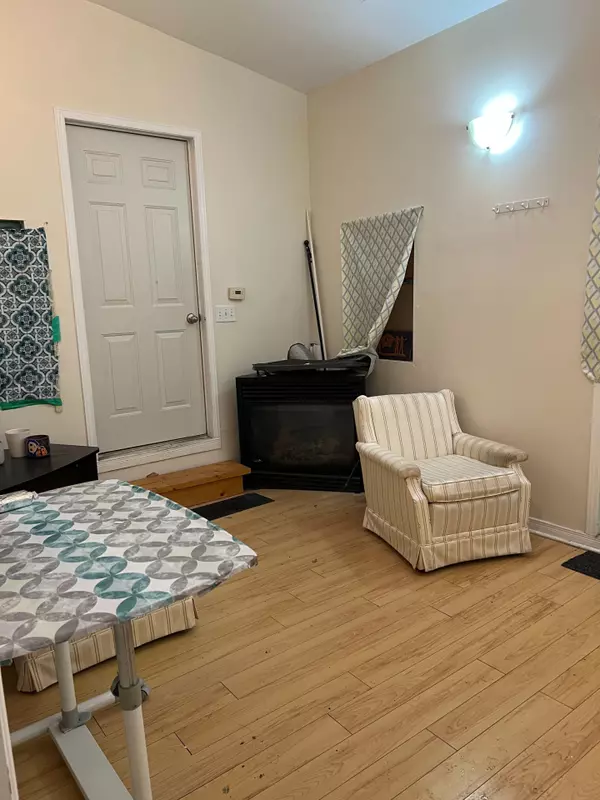 Toronto W10, ON M9W 2B9,14 Tofield CRES #Main/lower bsmt