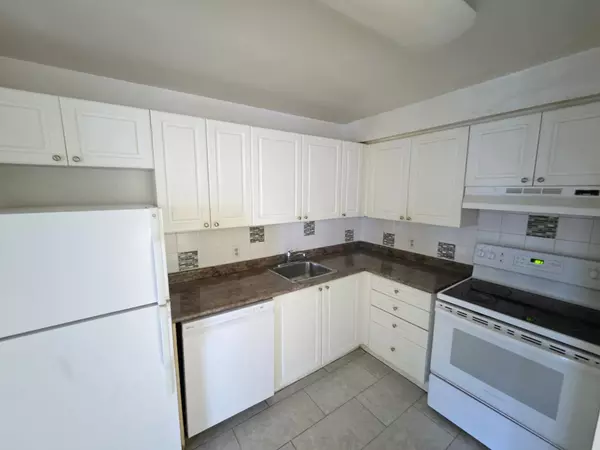 Mississauga, ON L4Z 3K9,25 Trailwood DR #902