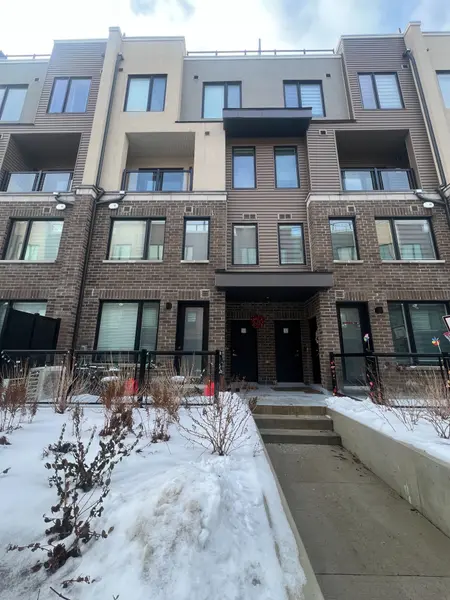 3550 Colonial DR #32, Mississauga, ON L5L 0C1