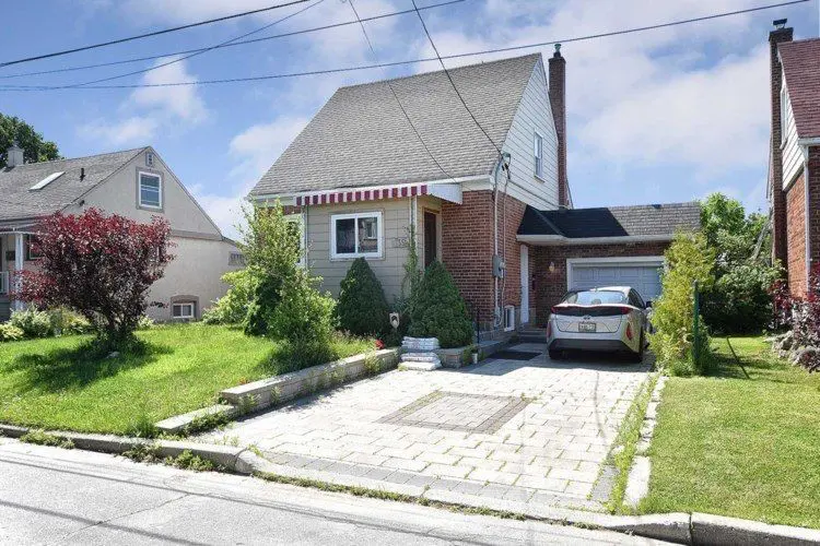 Toronto W05, ON M3K 1C1,39 Winston Park BLVD #Bachelor