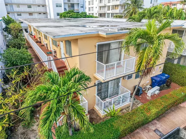 7720 Harding #1, Miami Beach, FL 33141-2137