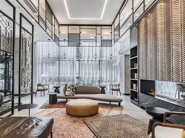 Toronto W06, ON M8Y 0C7,251 Manitoba ST #1807