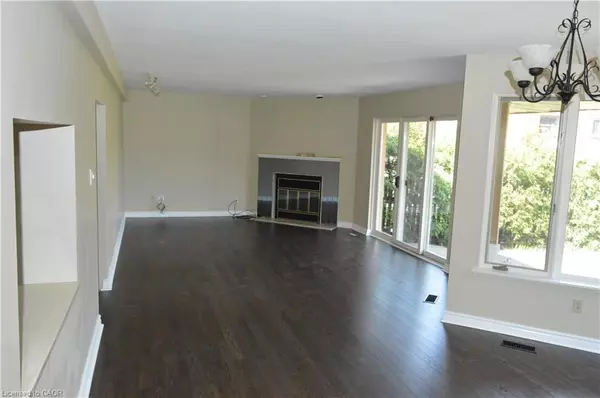 Burlington, ON L7R 1H9,2211 New ST #1