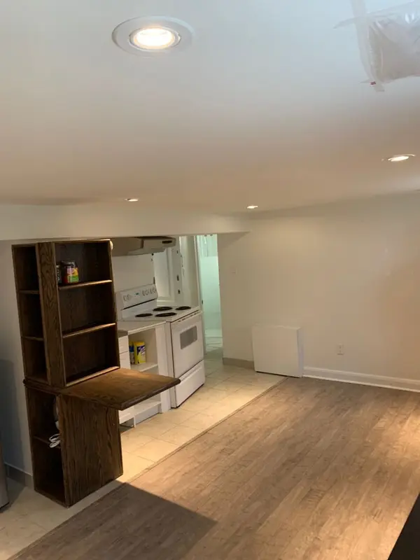 Toronto W05, ON M3K 1C1,39 Winston Park BLVD #Bachelor