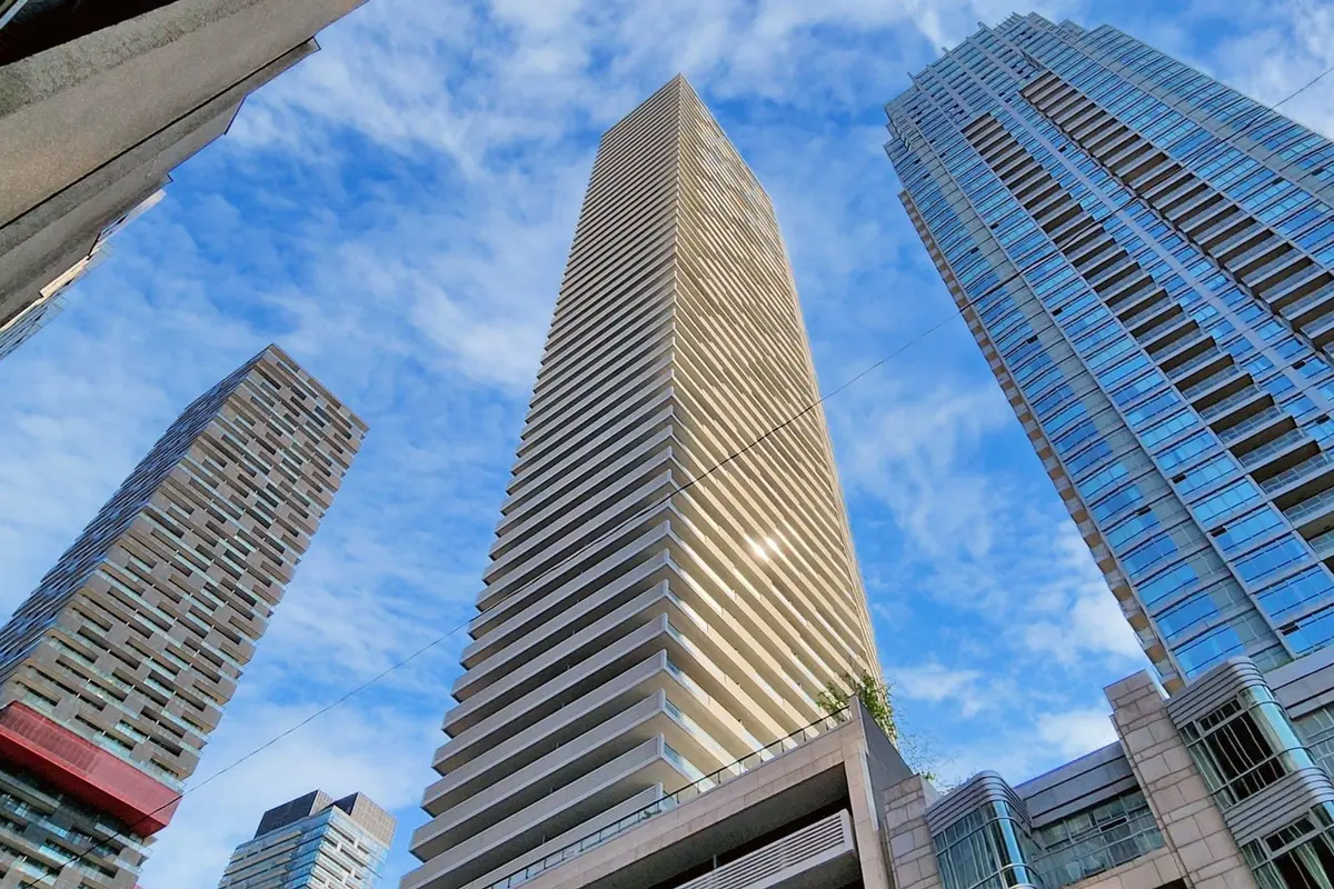 Toronto C10, ON M4S 2B4,2221 Yonge ST #313