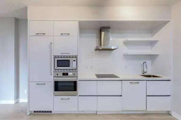 Toronto C10, ON M4S 2B4,2221 Yonge ST #313