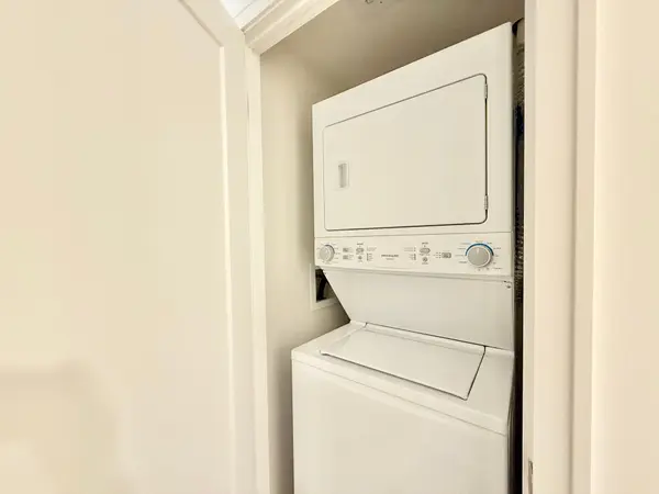 Toronto E06, ON M1N 0C7,2 Manderley DR #523