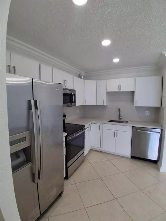 Pompano Beach, FL 33060,110 Cypress Club Drive #131