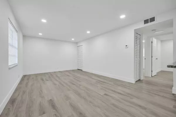 Fort Lauderdale, FL 33304,1015 NE 17th Ave #104