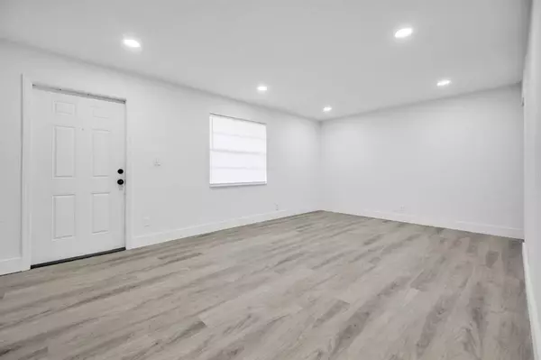 Fort Lauderdale, FL 33304,1015 NE 17th Ave #104