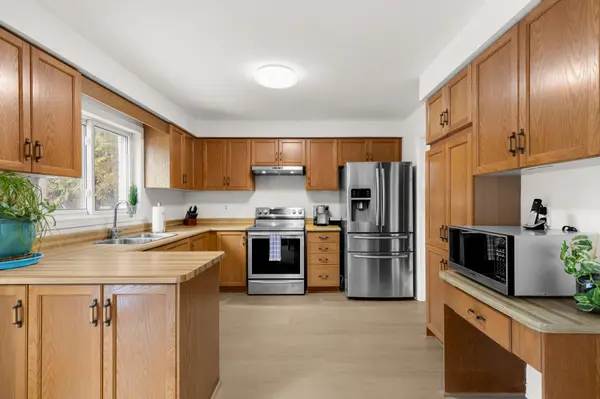 Innisfil, ON L0L 1L0,2 Heritage RD