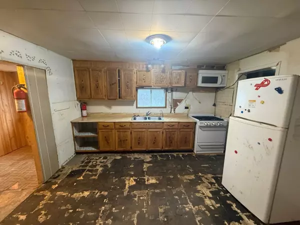 Iroquois Falls, ON P0N 1A0,1039 Camp Bickell RD